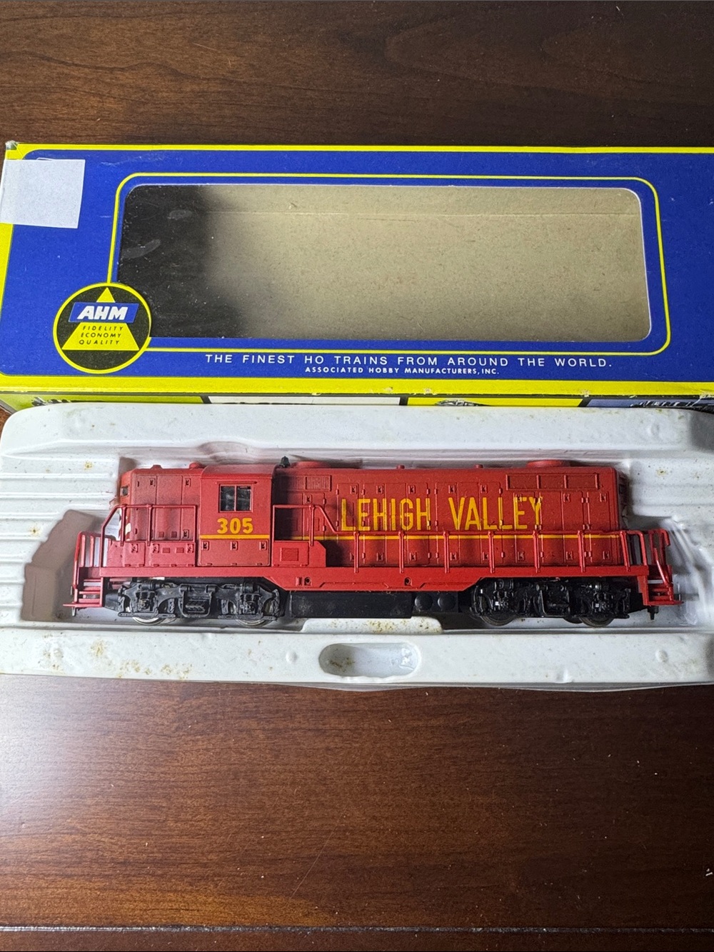 AHM Lehigh Valley HO Scale Diesel Locomotive (New)